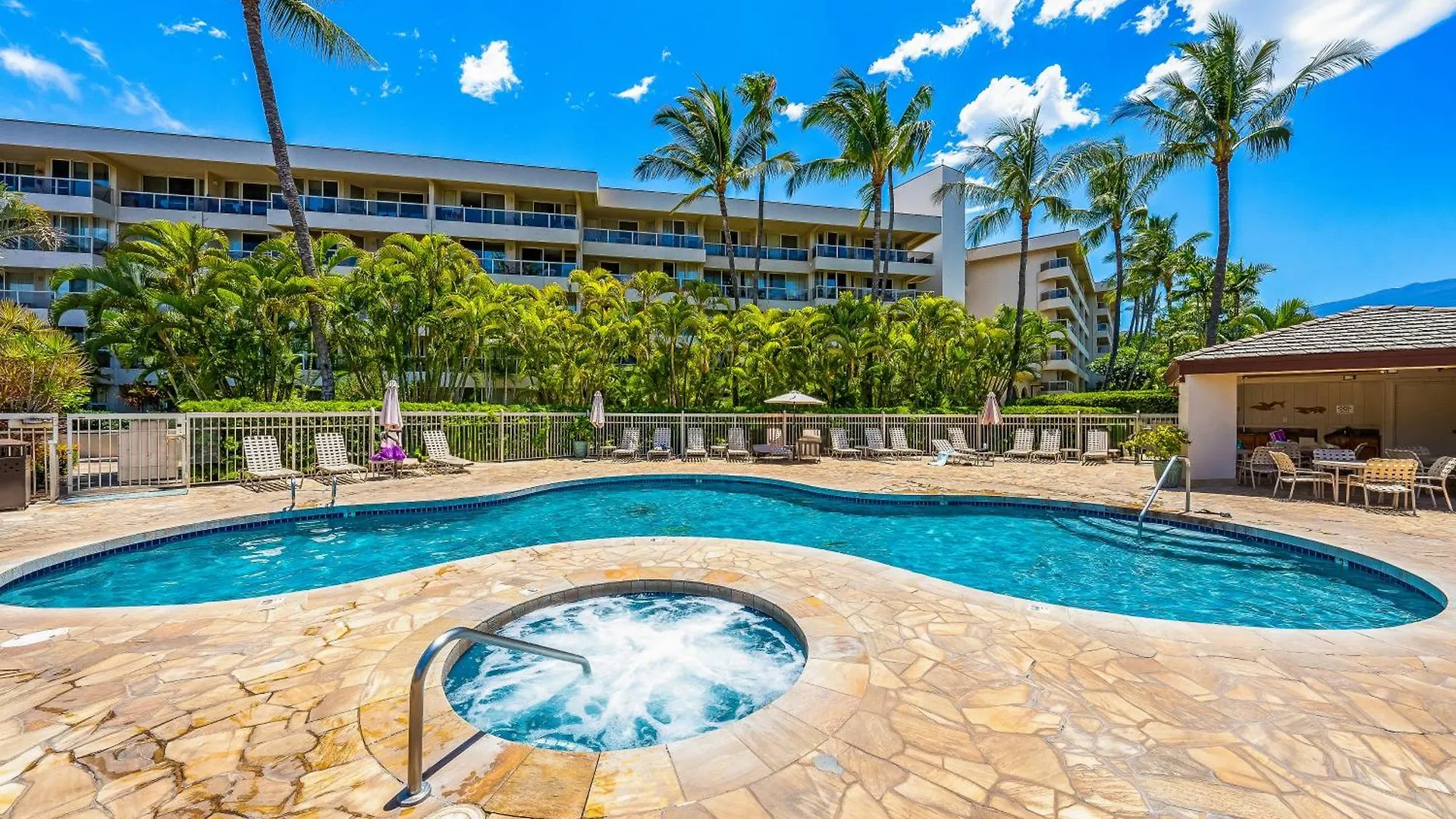 Apart-hotel Renovated Condo - 3 Min Walk To Toes In The Sand! Wailea