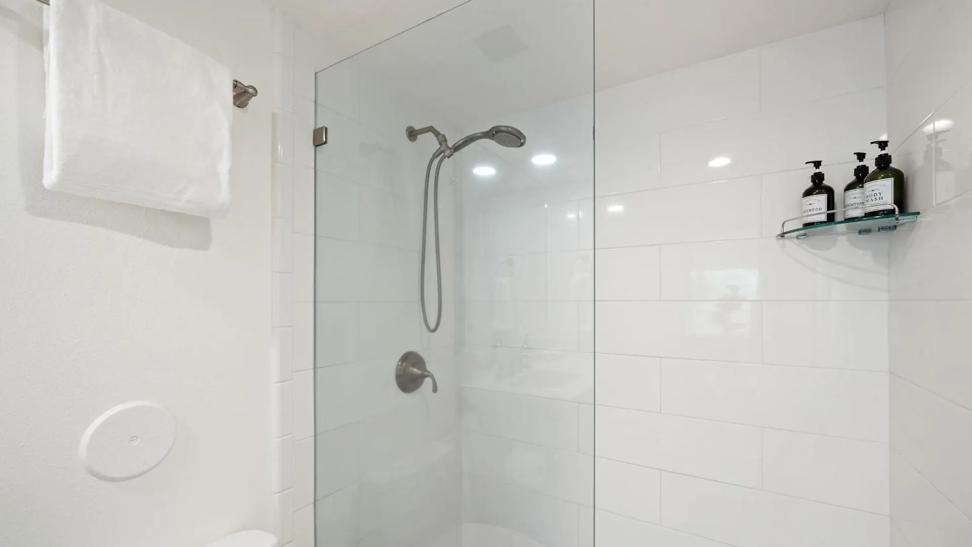 Renovated Condo - 3 Min Walk To Toes In The Sand! Wailea  0*, Wailea (Maui)